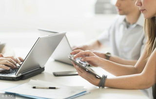 電子商務(wù)發(fā)展的宏觀環(huán)境 機(jī)遇與挑戰(zhàn)并存